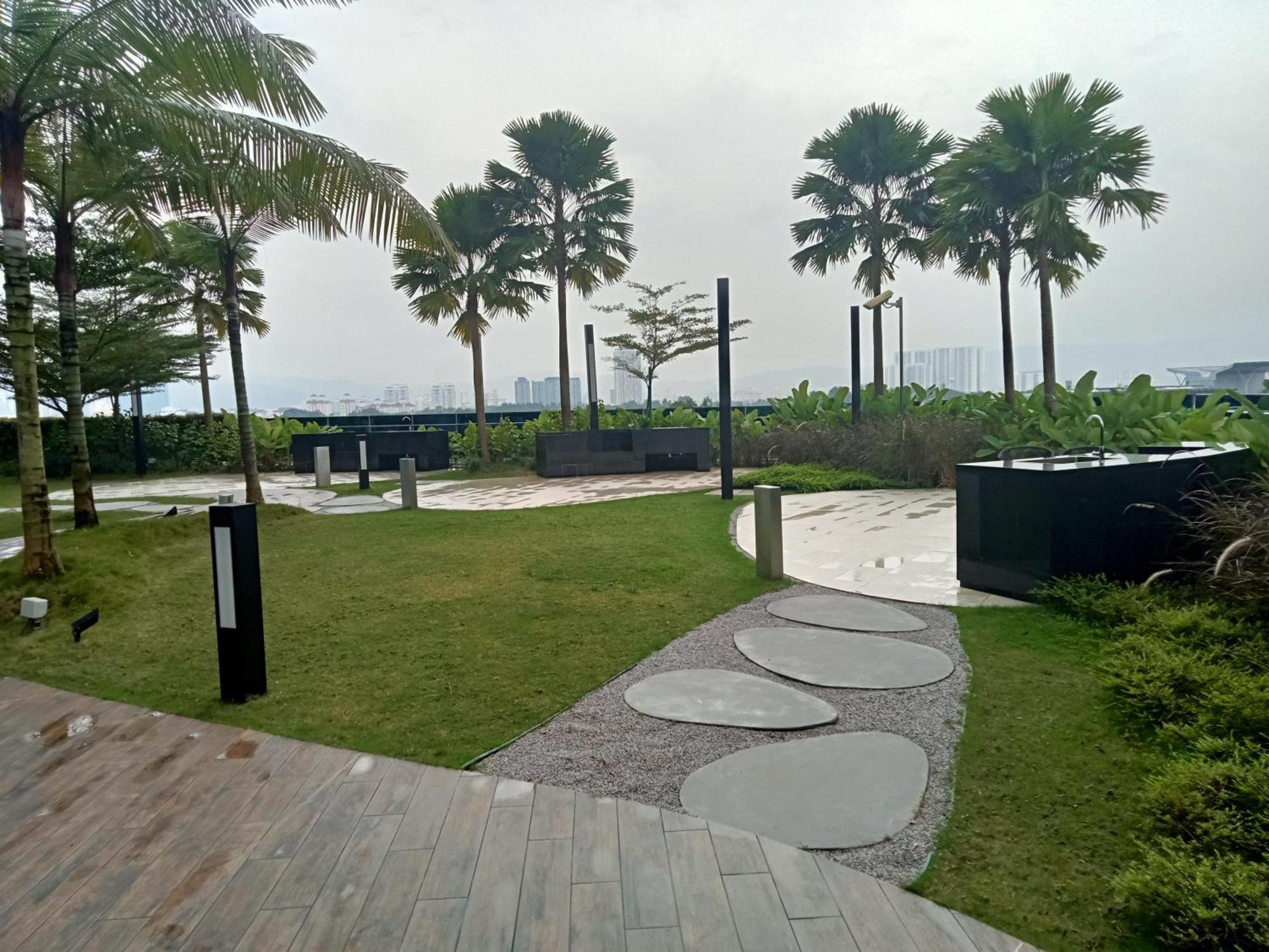 קואלה לומפור Astra @ Eaton Residences Kl מראה חיצוני תמונה